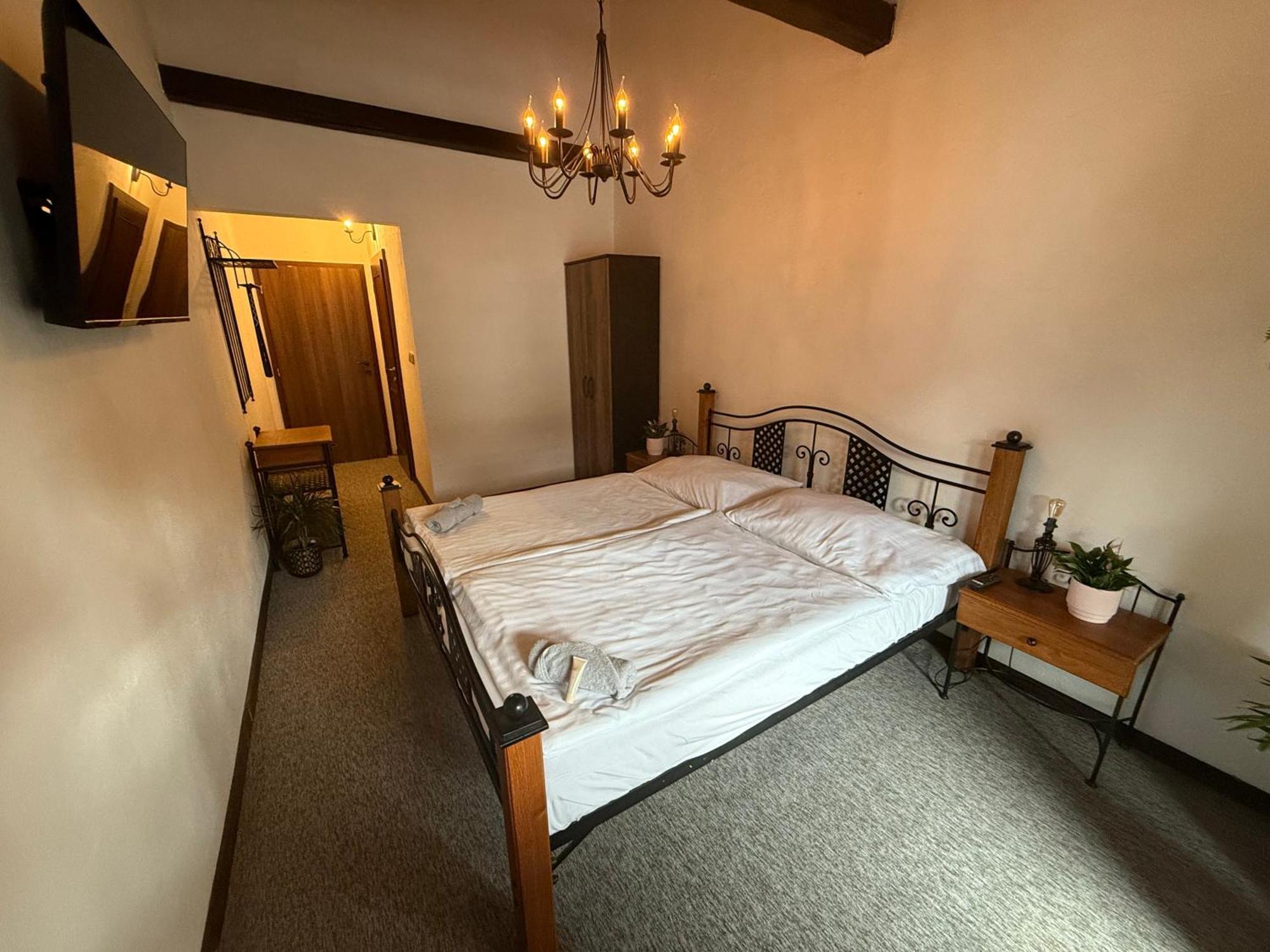 Hotel Plzensky Dvur Frýdek-Místek Dış mekan fotoğraf