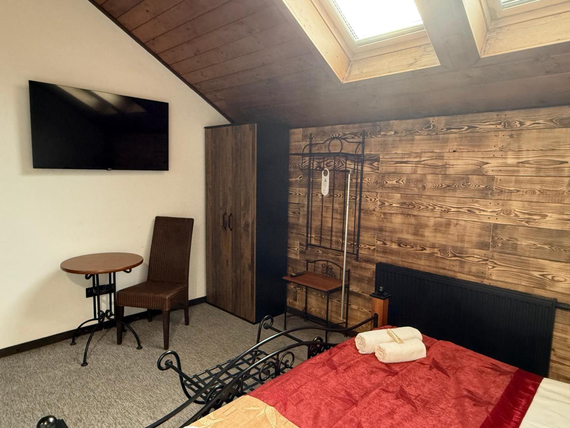 Hotel Plzensky Dvur Frýdek-Místek Dış mekan fotoğraf