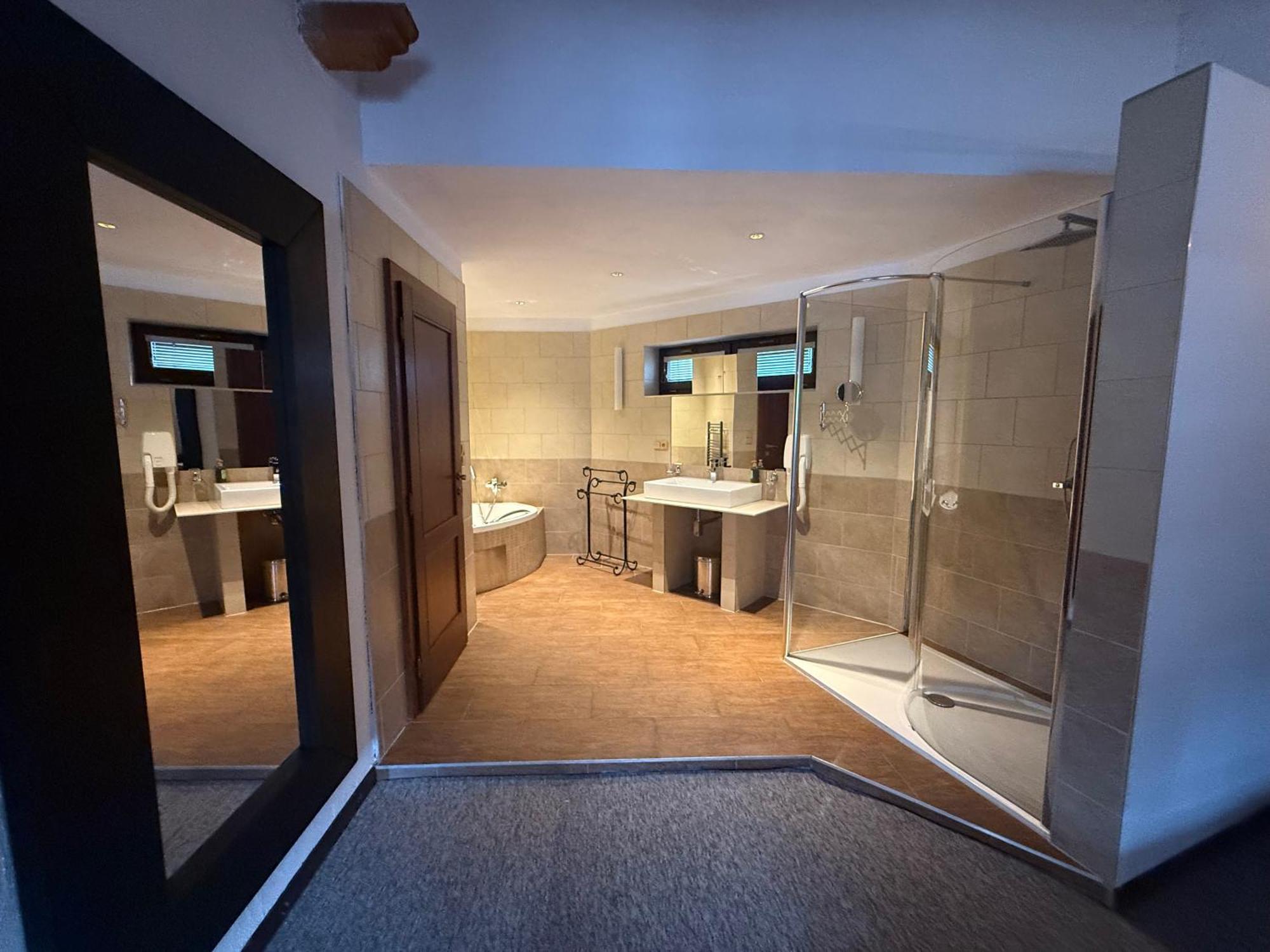 Hotel Plzensky Dvur Frýdek-Místek Dış mekan fotoğraf