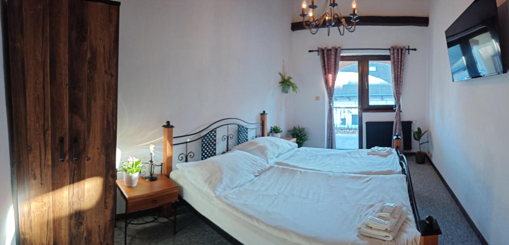 Hotel Plzensky Dvur Frýdek-Místek Dış mekan fotoğraf